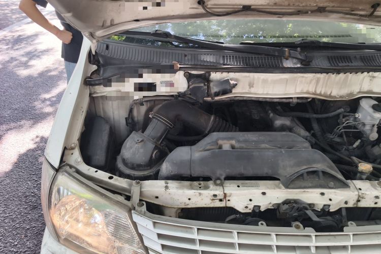 Used Jinbei Express 2017 2.0L Standard Version V19 Engine Bay Right