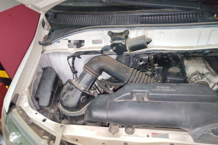 Used Jinbei Express 2017 2.0L Comfort Version V19 Engine Bay Right