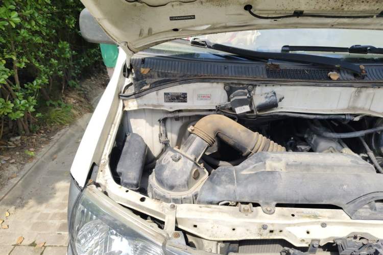 Used Jinbei Express 2017 2.0L Standard Version V19 Engine Bay Right