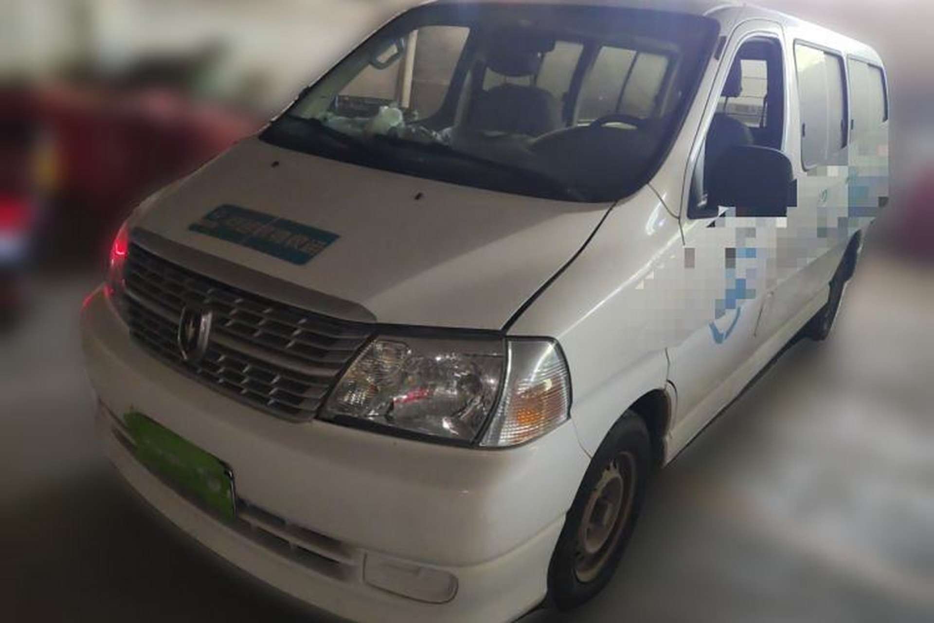 Used Jinbei Express 2017 2.0L Standard Version V19 Front Left 45 Deg