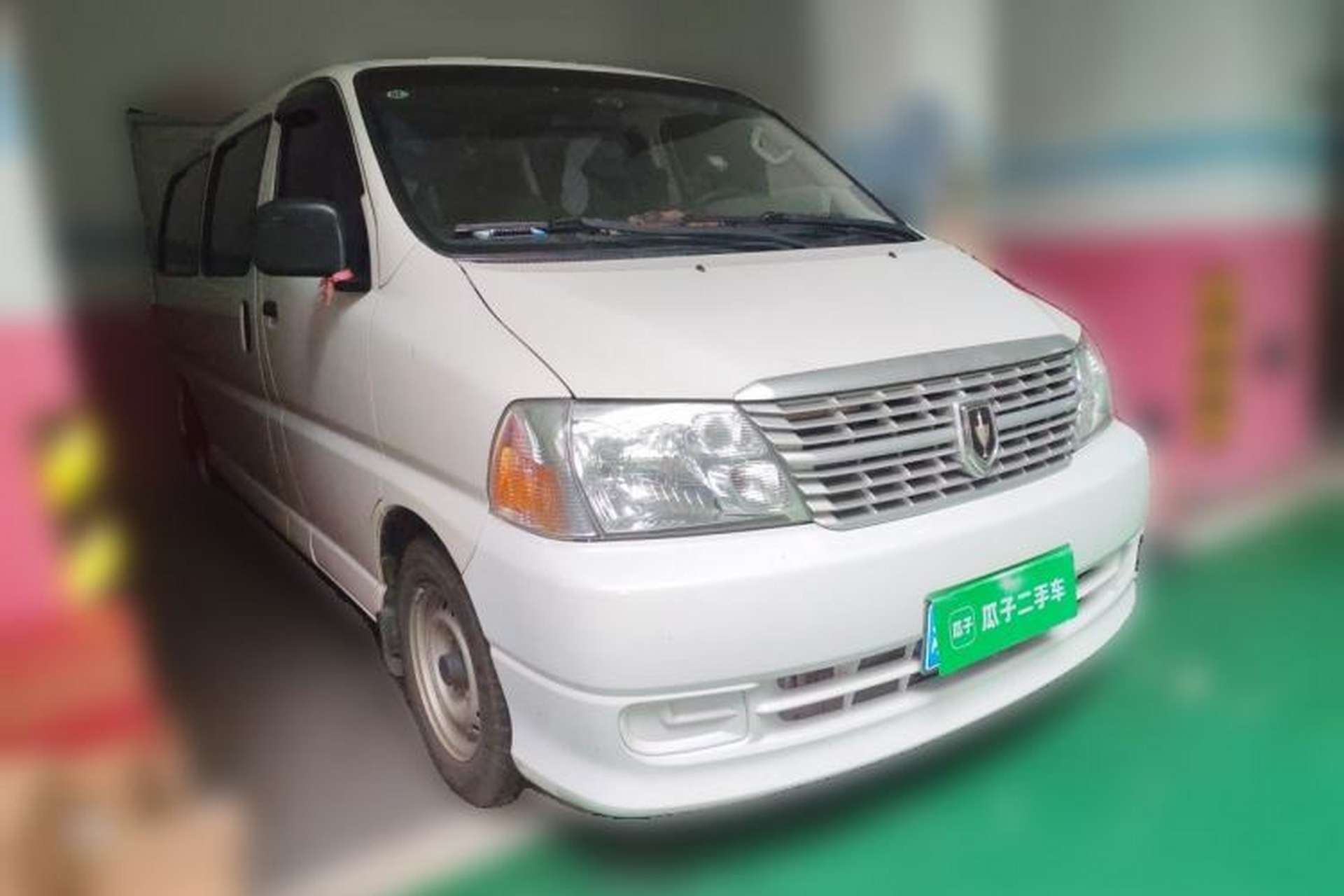 Used Jinbei Express 2017 2.0L Comfort Version V19 Front Right 45 Deg