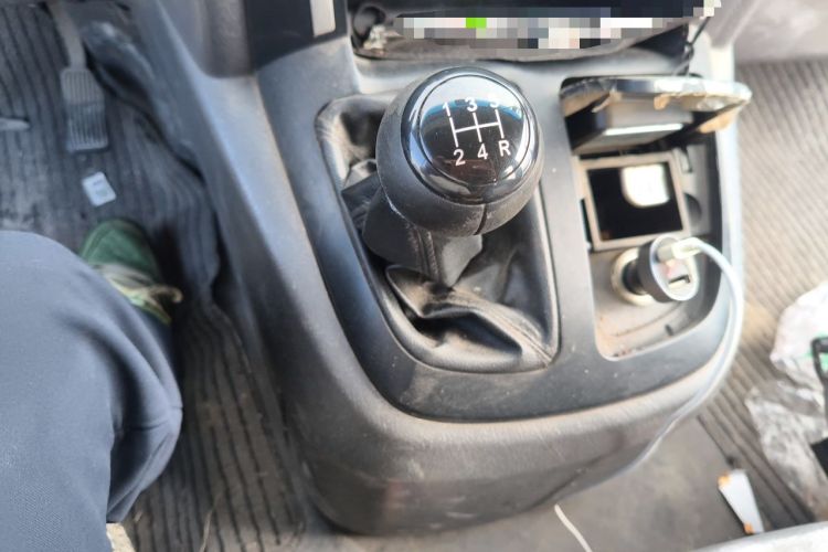 Used Jinbei Express 2017 2.0L Standard Version V19 Gear Lever