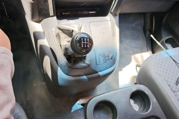 Used Jinbei Express 2017 2.0L Standard Version V19 Gear Lever