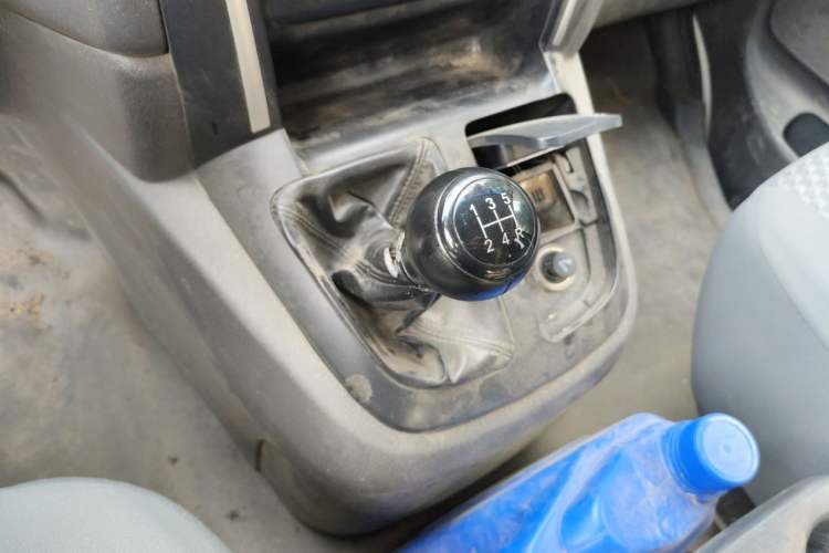 Used Jinbei Express 2017 2.0L Standard Version V19 Gear Lever