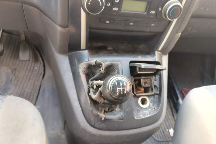 Used Jinbei Express 2017 2.0L Standard Version V19 Gear Lever