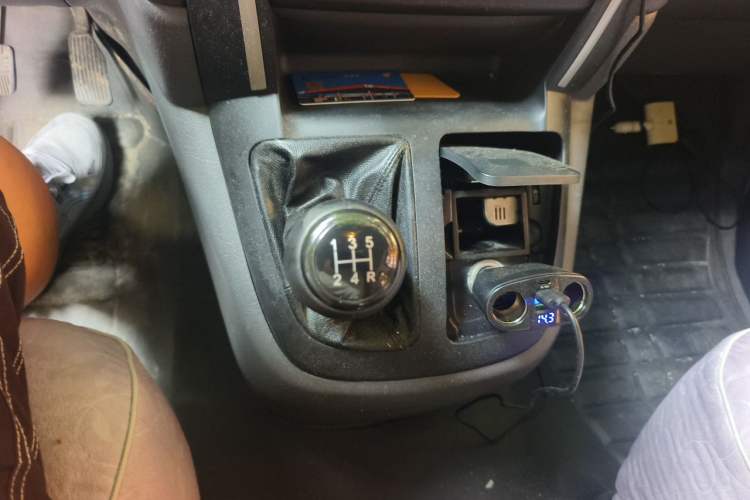 Used Jinbei Express 2017 2.0L Standard Version V19 Gear Lever
