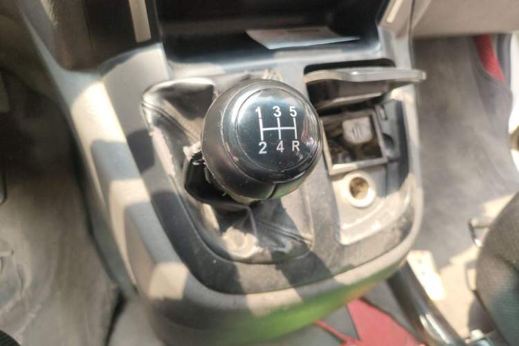 Used Jinbei Express 2017 2.0L Standard Version V19 Gear Lever