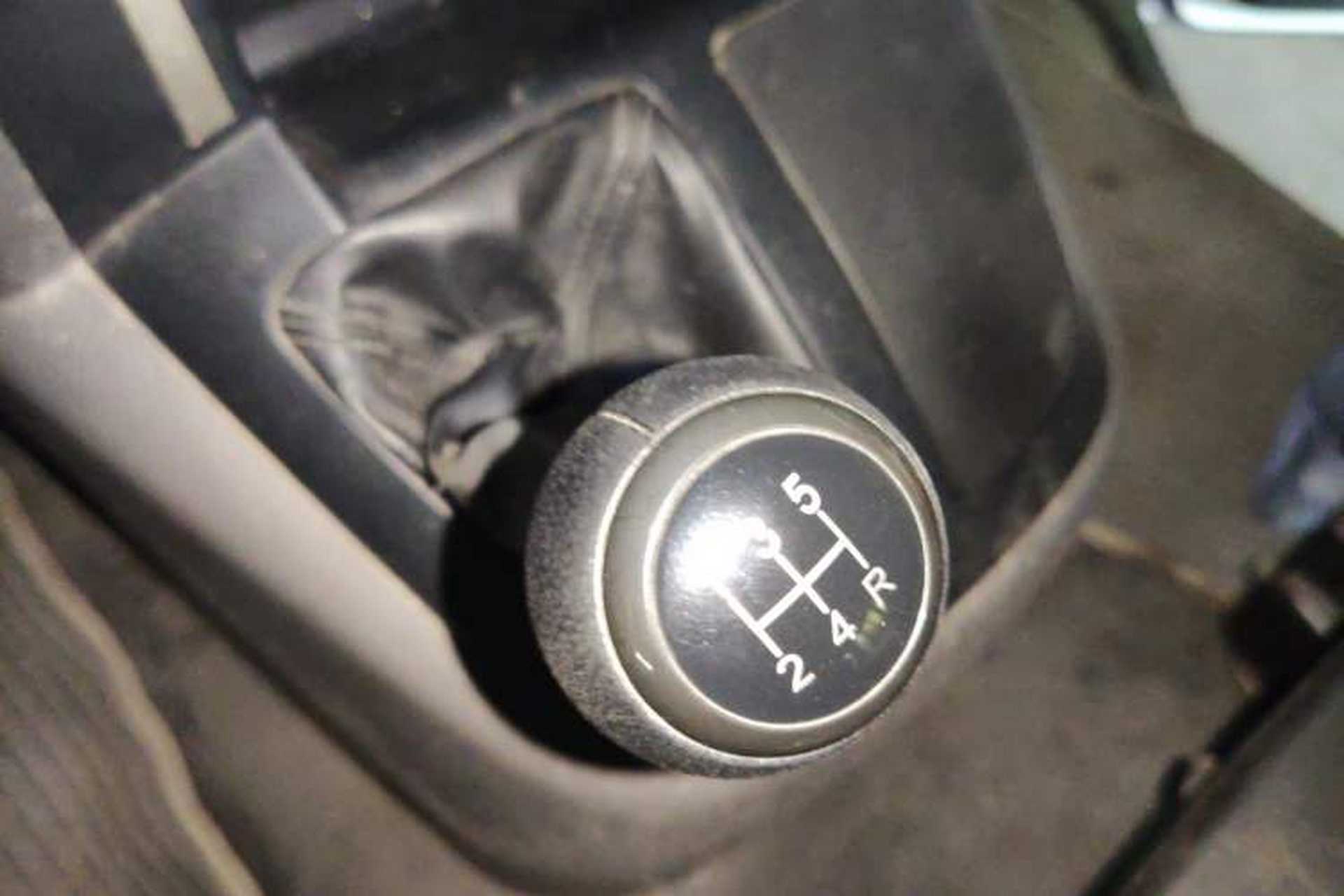 Used Jinbei Express 2017 2.0L Standard Version V19 Gear Lever