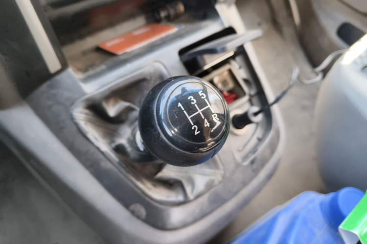 Used Jinbei Express 2017 2.0L Standard Version V19 Gear Lever