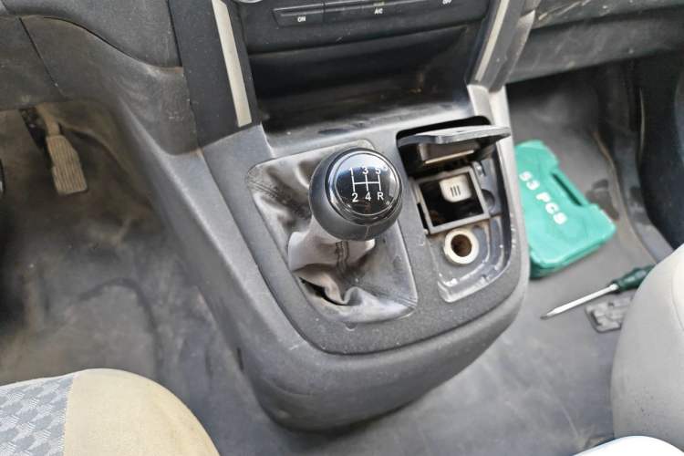 Used Jinbei Express 2017 2.0L Standard Version V19 Gear Lever