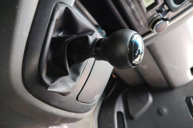 Used Jinbei Express 2017 2.0L Classic Version V19 Gear Lever