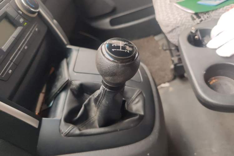 Used Jinbei Express 2017 2.0L Standard Version V19 Gear Lever