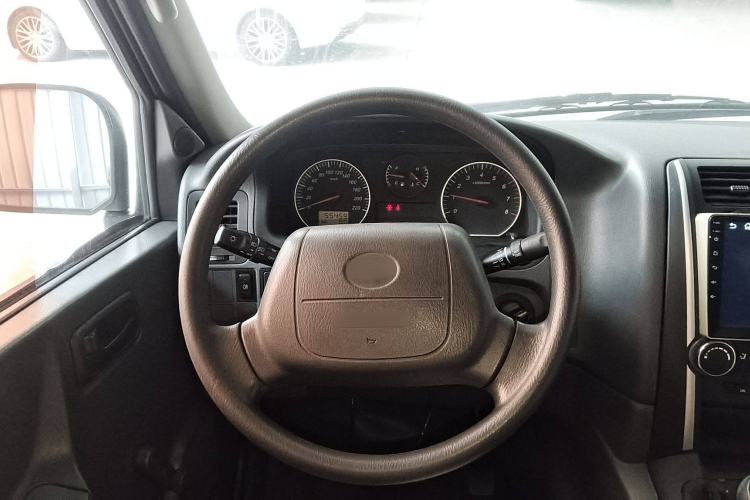 Used Jinbei Express 2017 2.0L Standard Version V19 Interior 2