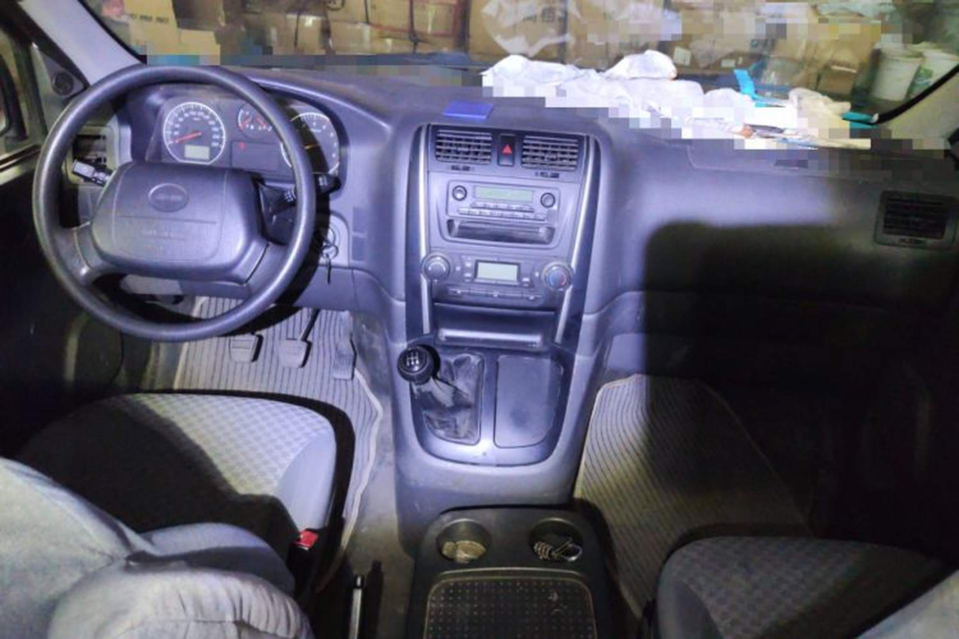 Used Jinbei Express 2017 2.0L Standard Version V19 Interior 2