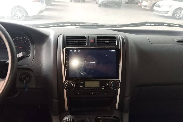 Used Jinbei Express 2017 2.0L Standard Version V19 Interior 3