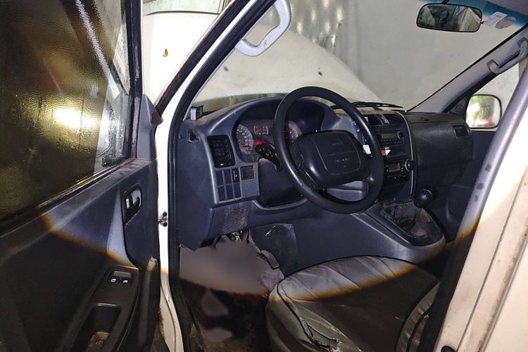 Used Jinbei Express 2017 2.0L Standard Version V19 Interior 3