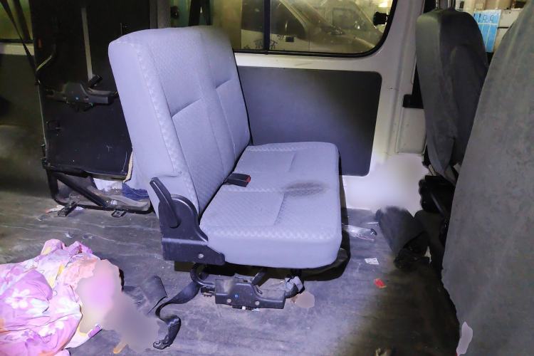 Used Jinbei Express 2017 2.0L Standard Version V19 Interior 4