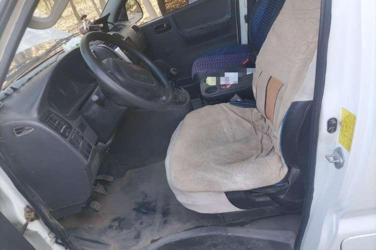 Used Jinbei Express 2017 2.0L Standard Version V19 Left Front Seat