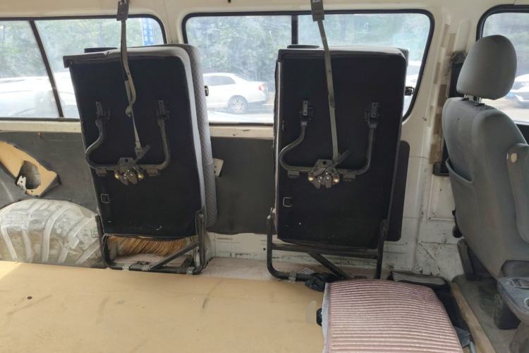 Used Jinbei Express 2017 2.0L Standard Version V19 Left Rear Seat