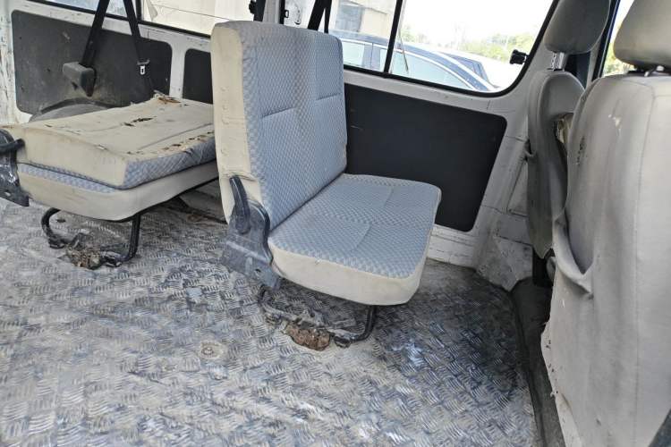 Used Jinbei Express 2017 2.0L Standard Version V19 Left Rear Seat