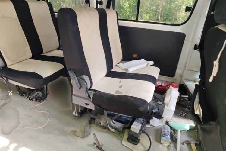 Used Jinbei Express 2017 2.0L Standard Version V19 Left Rear Seat