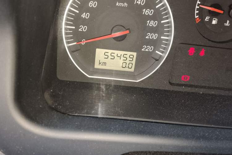 Used Jinbei Express 2017 2.0L Standard Version V19 Odometer Close Up