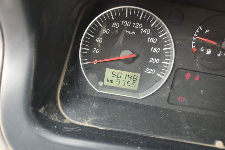 Used Jinbei Express 2017 2.0L Standard Version V19 Odometer Close Up