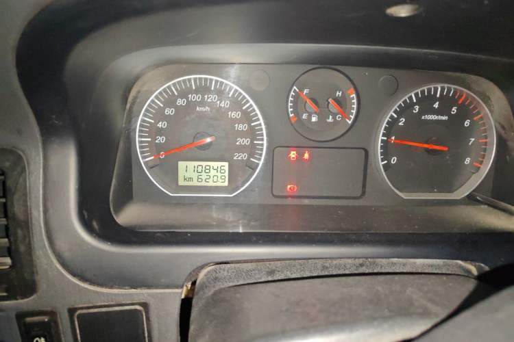 Used Jinbei Express 2017 2.0L Standard Version V19 Odometer Close Up