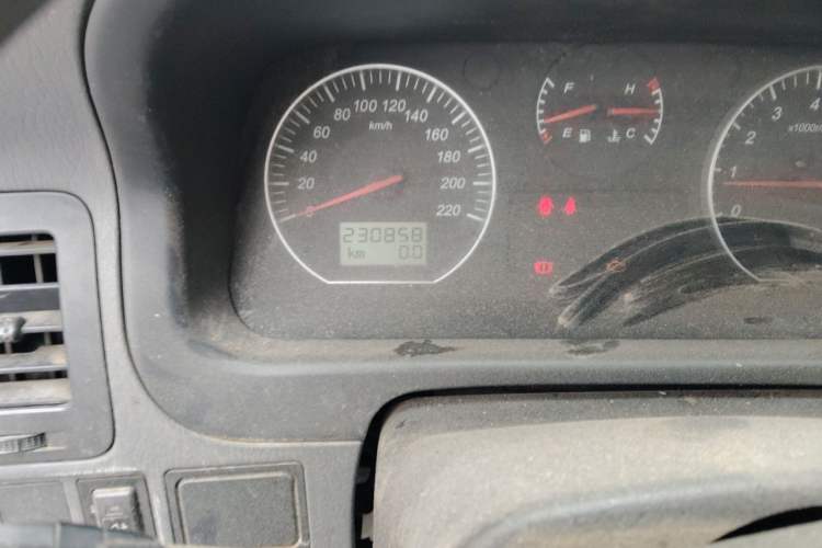 Used Jinbei Express 2017 2.0L Standard Version V19 Odometer Close Up