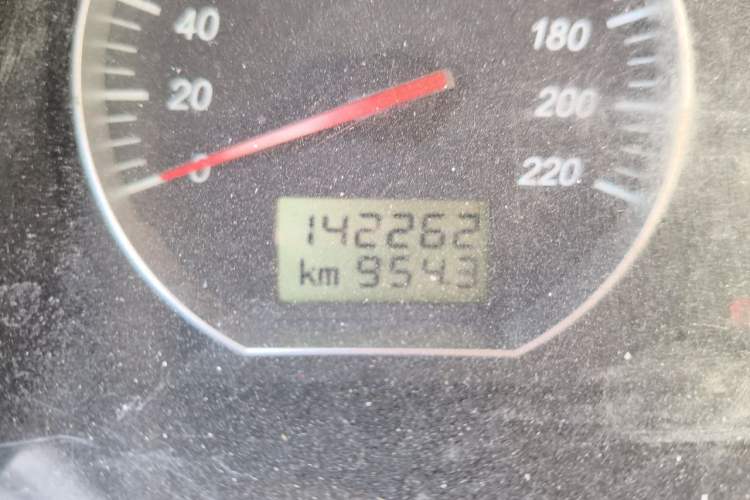 Used Jinbei Express 2017 2.0L Standard Version V19 Odometer Close Up