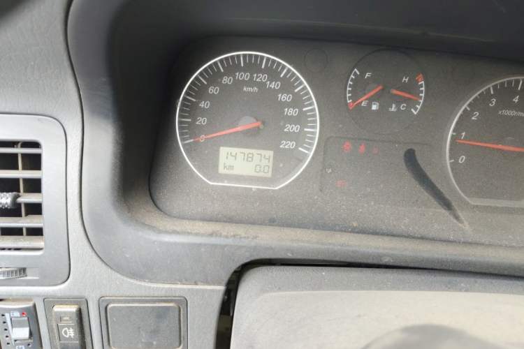 Used Jinbei Express 2017 2.0L Standard Version V19 Odometer Close Up