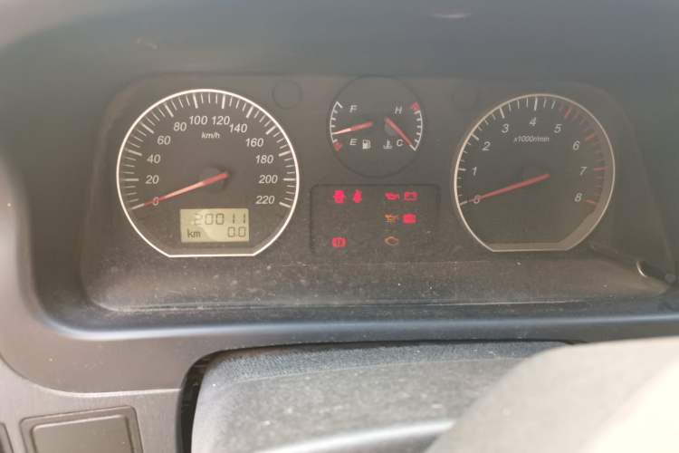 Used Jinbei Express 2017 2.0L Standard Version V19 Odometer Close Up