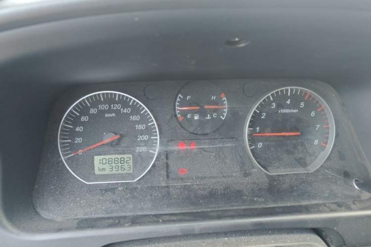 Used Jinbei Express 2017 2.0L Standard Version V19 Odometer Close Up
