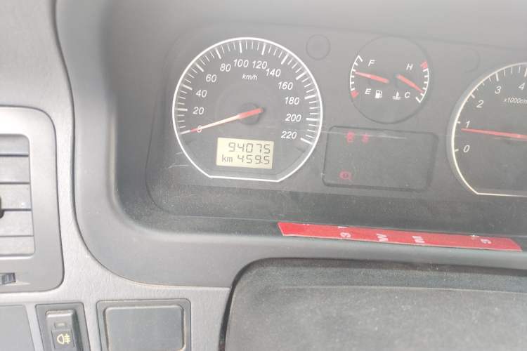 Used Jinbei Express 2017 2.0L Classic Version V19 Odometer Close Up