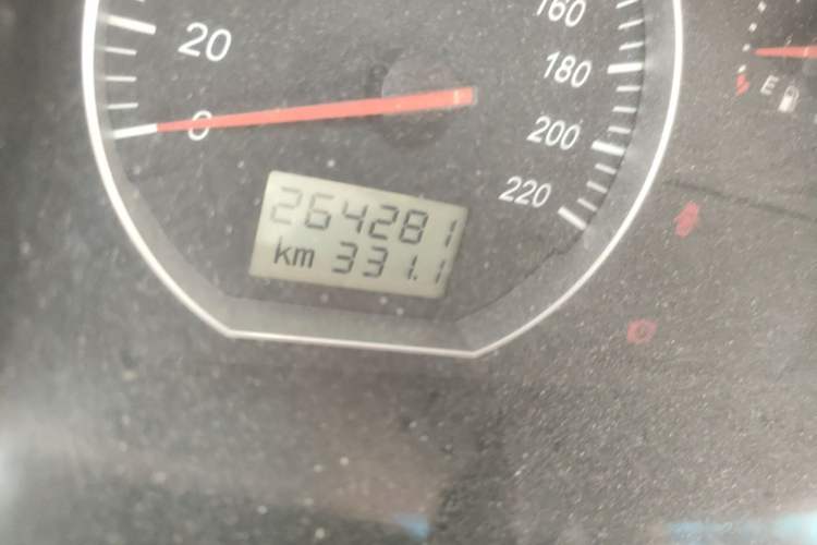 Used Jinbei Express 2017 2.0L Standard Version V19 Odometer Close Up