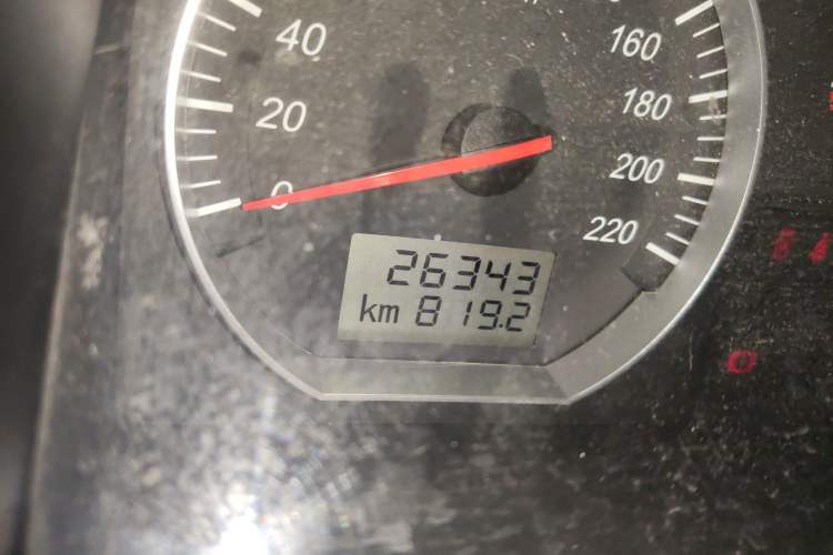 Used Jinbei Express 2017 2.0L Standard Version V19 Odometer Close Up