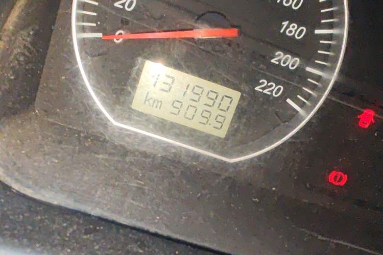 Used Jinbei Express 2017 2.0L Comfort Version V19 Odometer Close Up