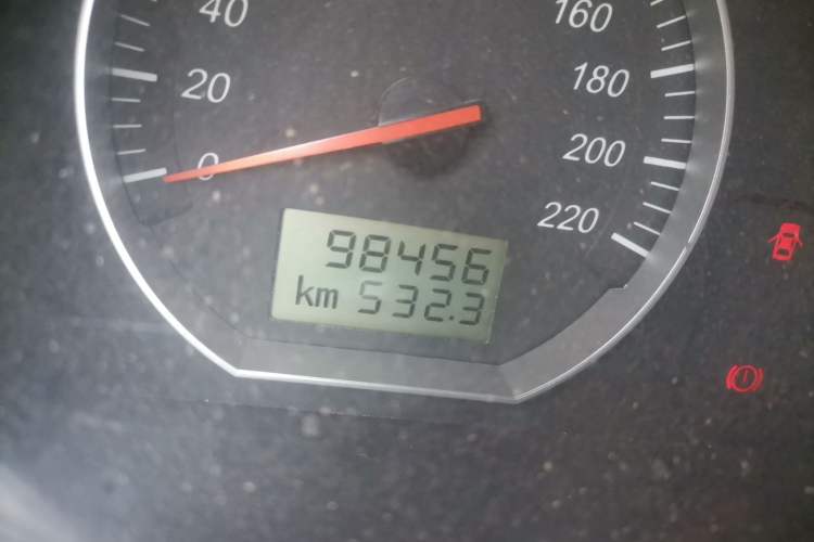 Used Jinbei Express 2017 2.0L Standard Version V19 Odometer Close Up