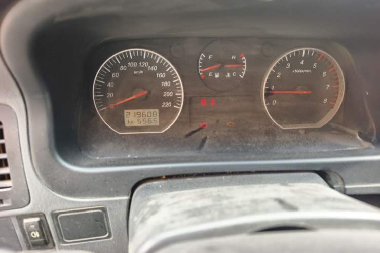 Used Jinbei Express 2017 2.0L Standard Version V19 Odometer Close Up