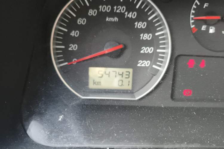 Used Jinbei Express 2017 2.0L Comfort Version V19 Odometer Close Up