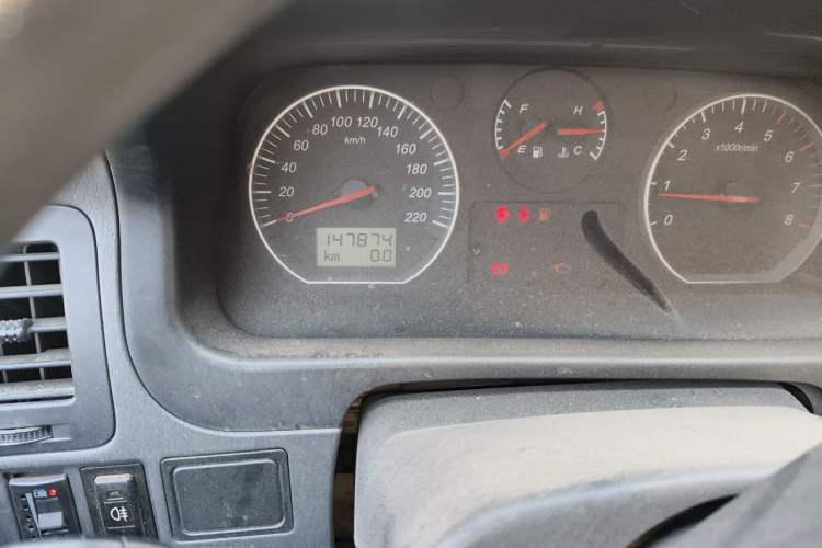 Used Jinbei Express 2017 2.0L Standard Version V19 Odometer Close Up