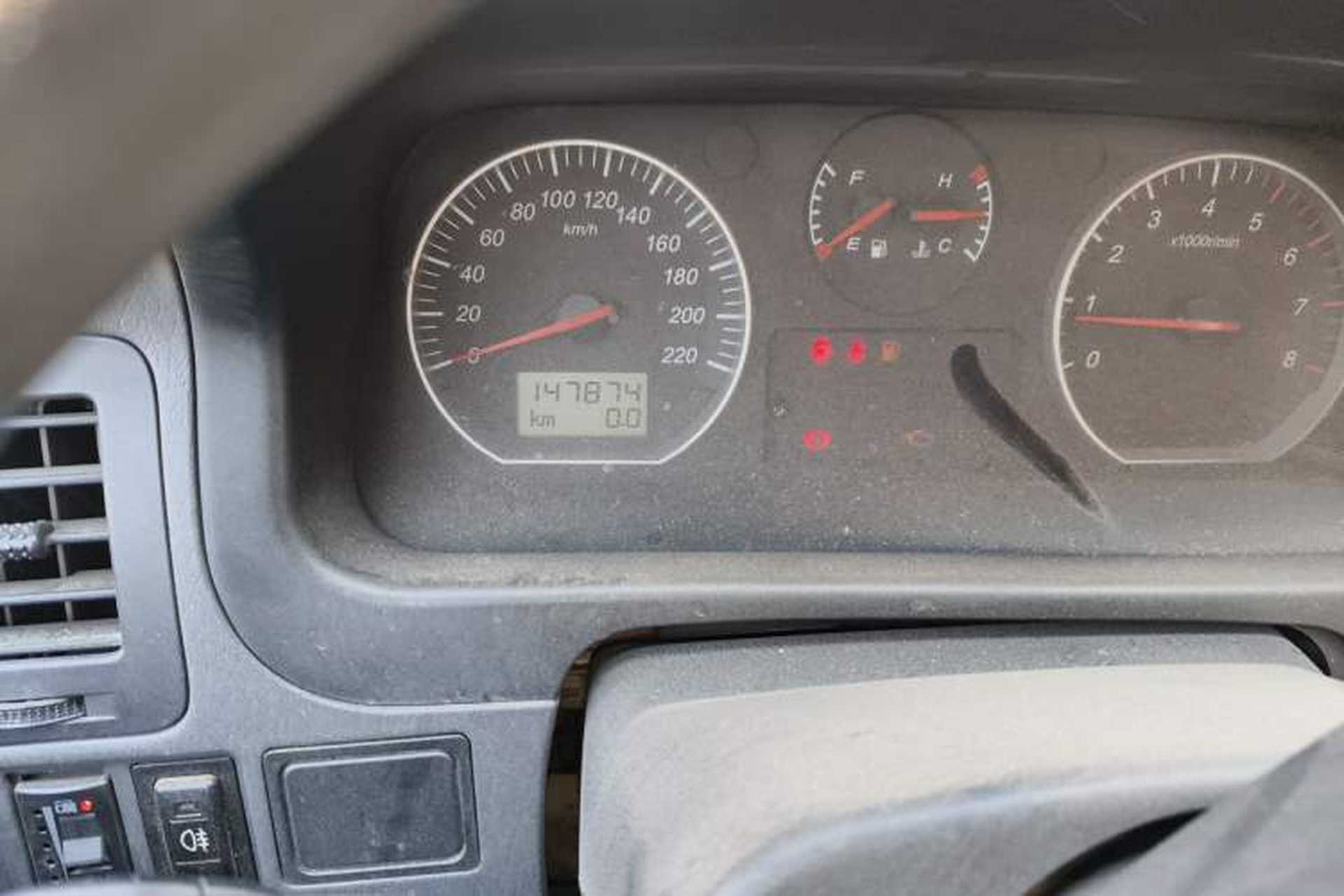 Used Jinbei Express 2017 2.0L Standard Version V19 Odometer Close Up