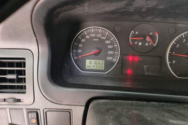 Used Jinbei Express 2017 2.0L Standard Version V19 Odometer Close Up