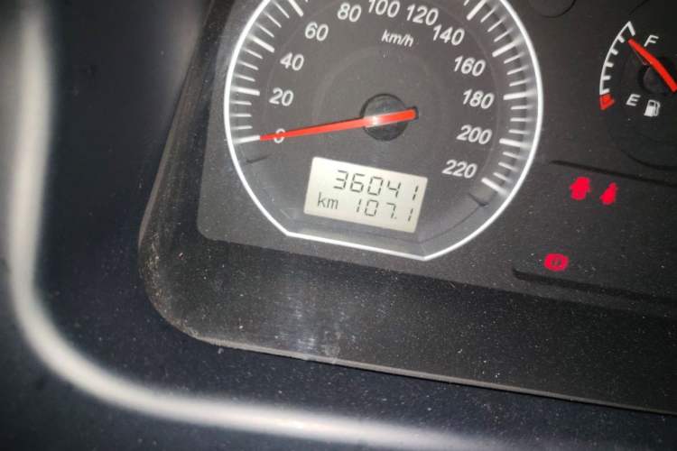 Used Jinbei Express 2017 2.0L Comfort Version V19 Odometer Close Up