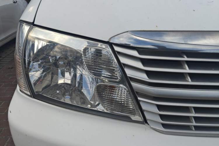 Used Jinbei Express 2017 2.0L Standard Version V19 Right Front Headlight