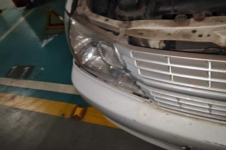 Used Jinbei Express 2017 2.0L Standard Version V19 Right Front Headlight