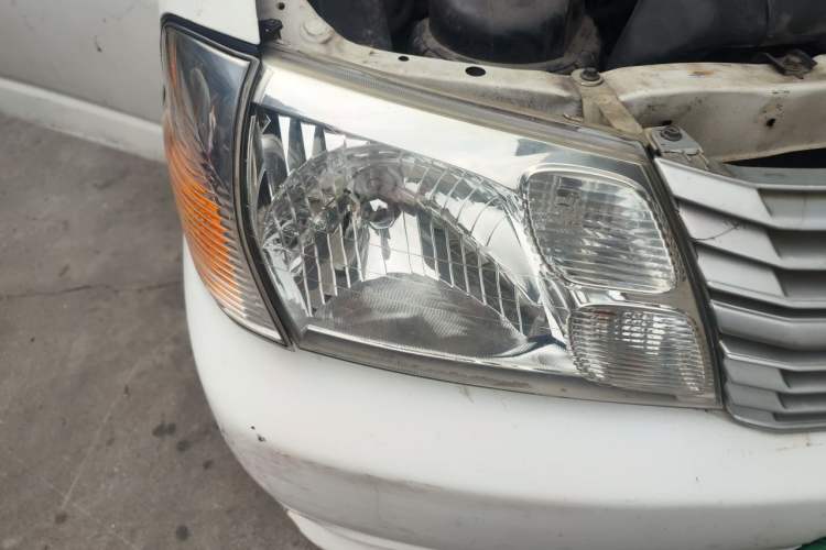 Used Jinbei Express 2017 2.0L Comfort Version V19 Right Front Headlight