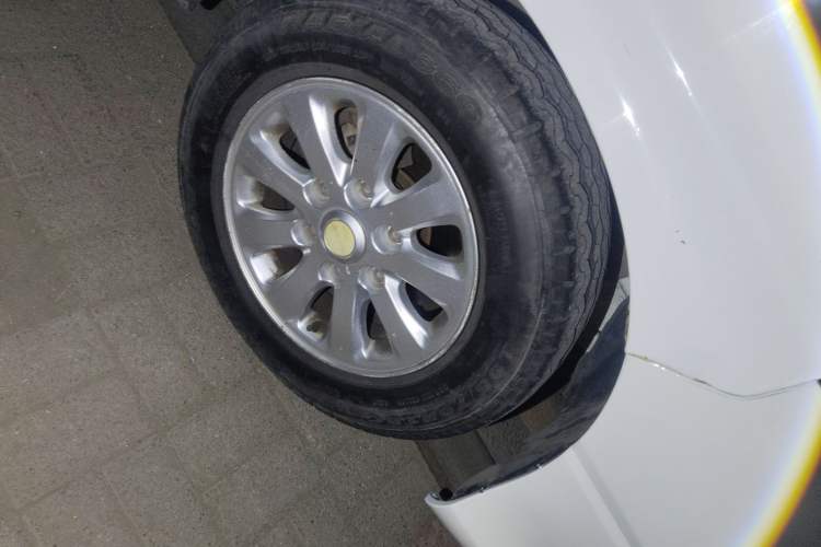 Used Jinbei Express 2017 2.0L Classic Version V19 Right Front Wheel Hub
