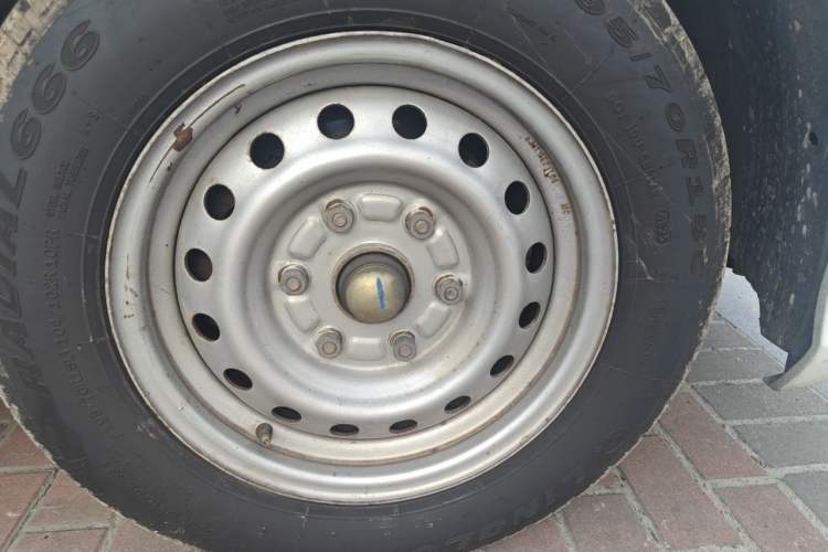 Used Jinbei Express 2017 2.0L Standard Version V19 Right Front Wheel Hub