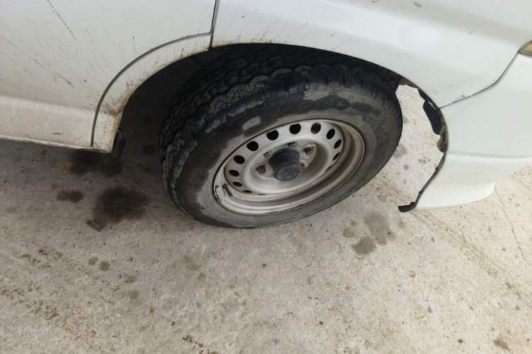 Used Jinbei Express 2017 2.0L Standard Version V19 Right Front Wheel Hub
